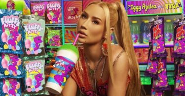 Iggy Azalea Ft. Tyga – Sip It